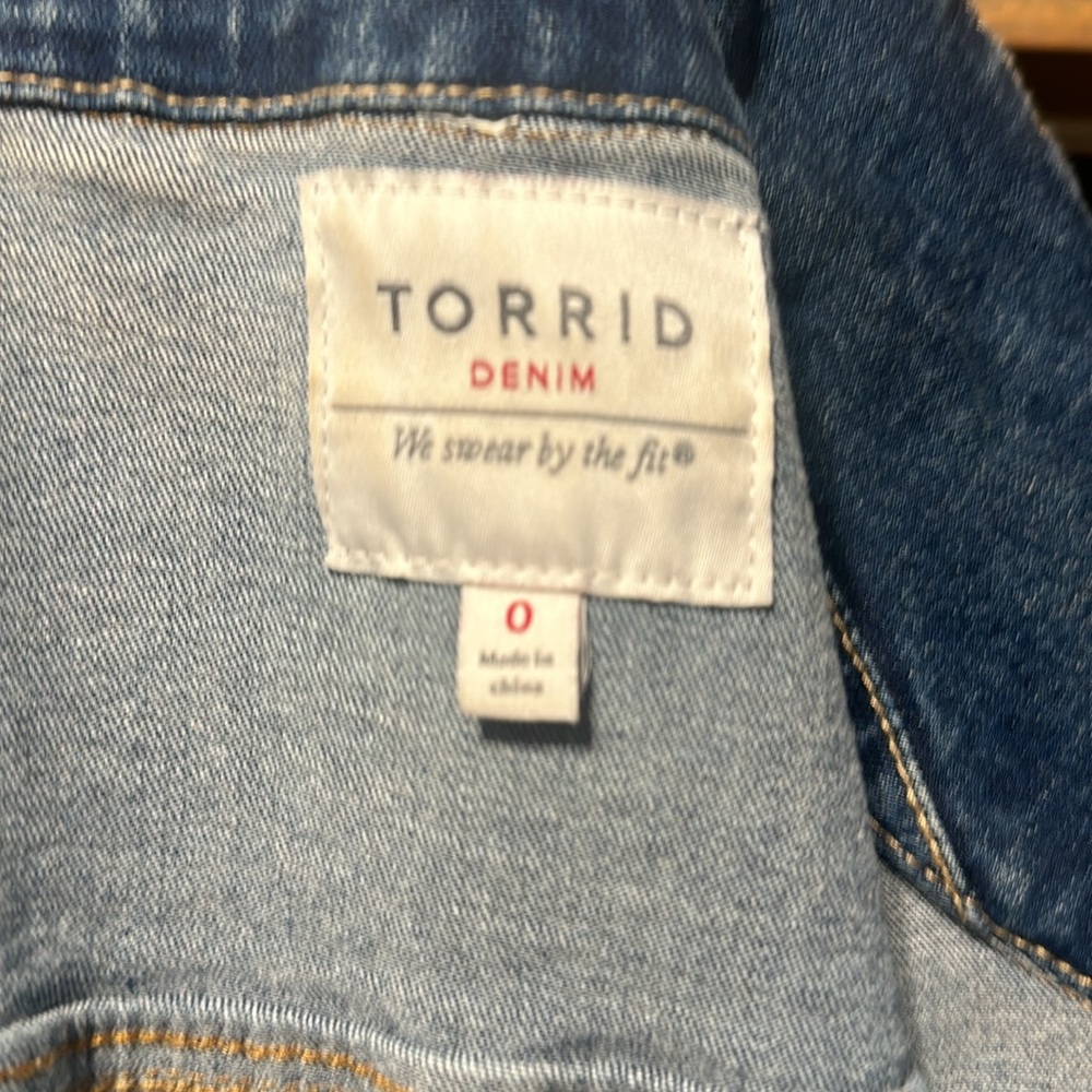Torrid women’s Jean denim blue stretch Y2K jacket size 14/16 - Picture 7 of 8